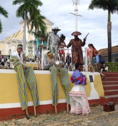Street entertainers in the Plaza, Trinidad de Cuba