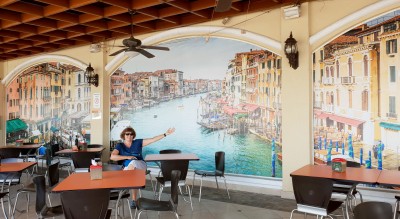 We are not in Venice - a Cafe at the Flamenco Marina.