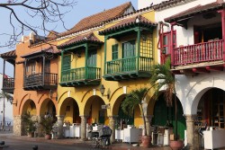  Colourfully painted colonial buildings in Old Town Cartagena.